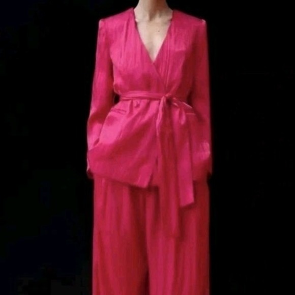 Zara Jackets & Blazers - Zara Shiny Satin Wrinkle Effect Belted Shoulder Pad Blazer Fushia Size M NWT